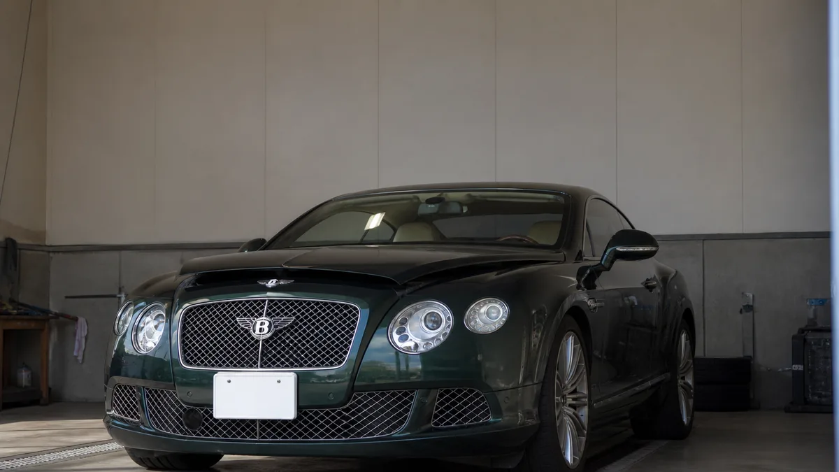 Bentley ベントレー オイル警告灯 赤は即停車 修理3〜600万円
