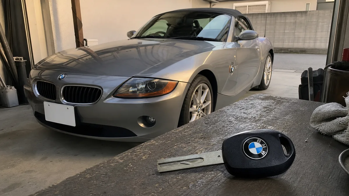 BMW BMW Z4 E85 スマートキー 充電式・自分で交換不可